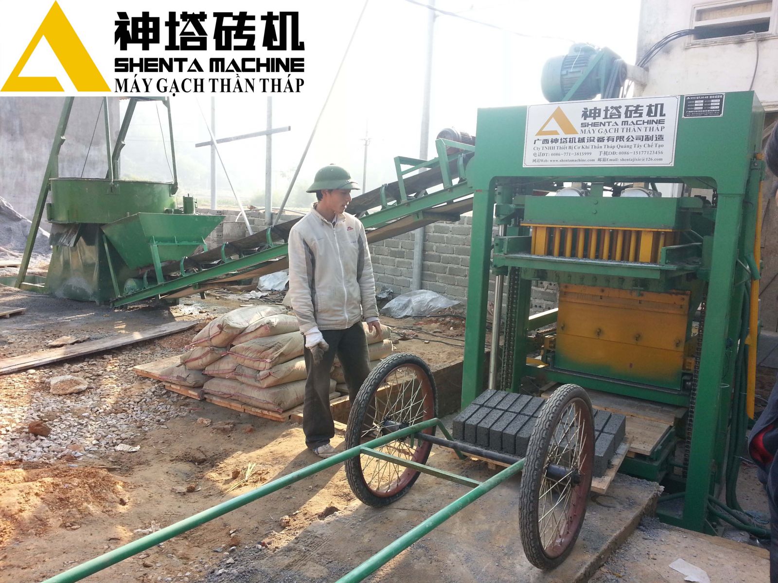 máy sản xuất gạch không nung QTJ4-40A